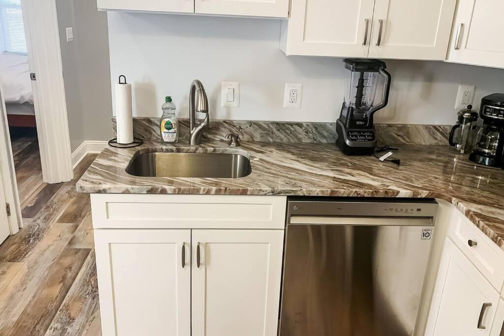 Cozy Modern Apt In The Heart Of Fells Point! بالتيمور المظهر الخارجي الصورة